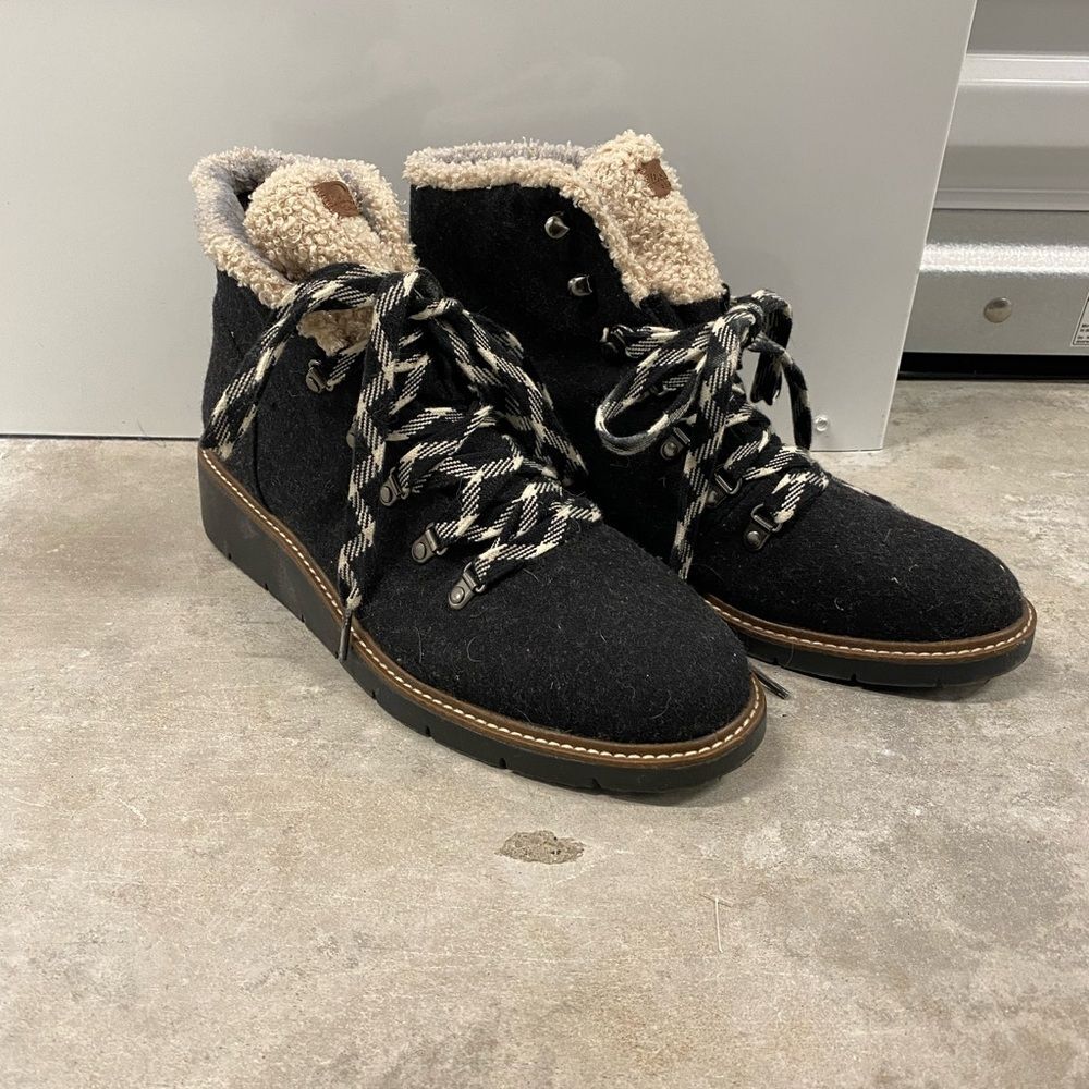 Dr. Scholl's Black Lace Up Boots